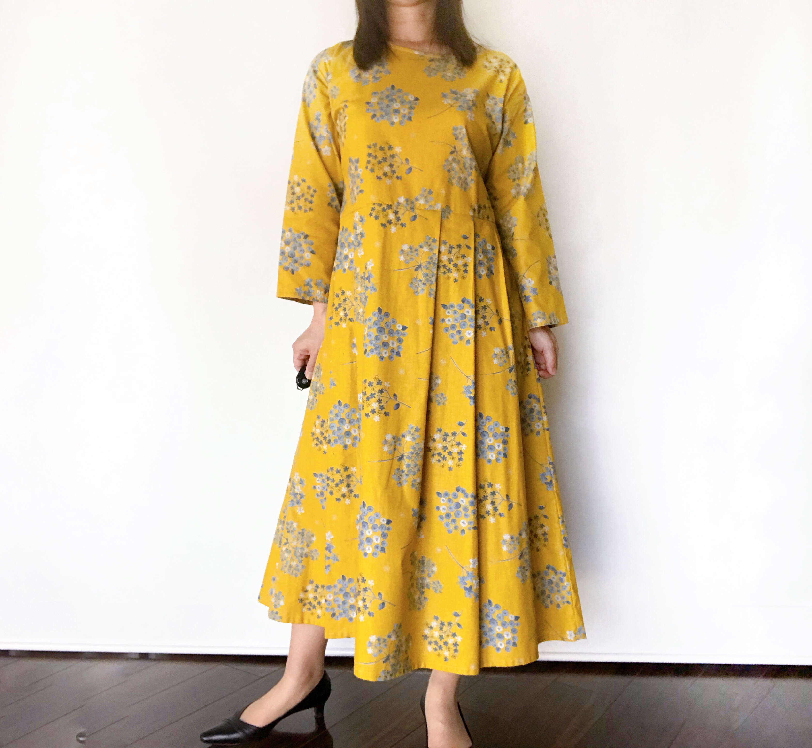 コットンリネンのタックワンピース