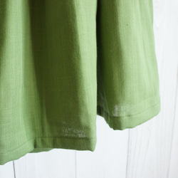 オリーブグリーンのスラブダブルガーゼギャザースカート 2枚目の画像
