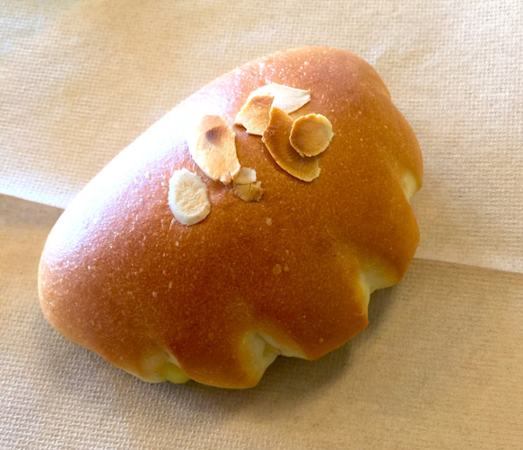【※2個セット】懐かしい味のする王道のクリームパン【大人気】 1枚目の画像