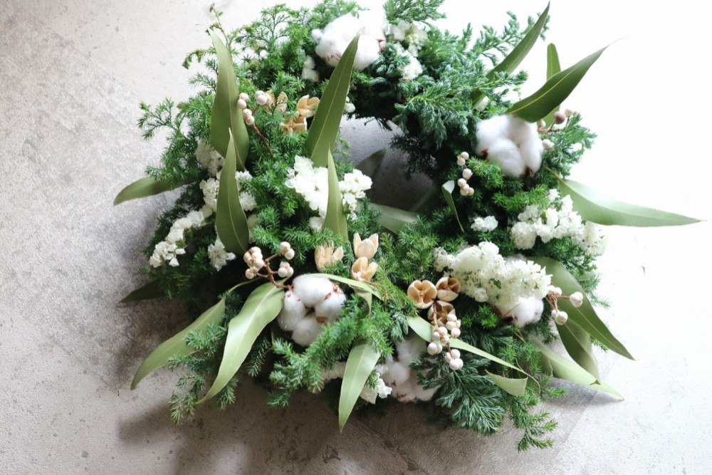 Creema限定 クリスマスリース、生グリーンと木の実 4,400円