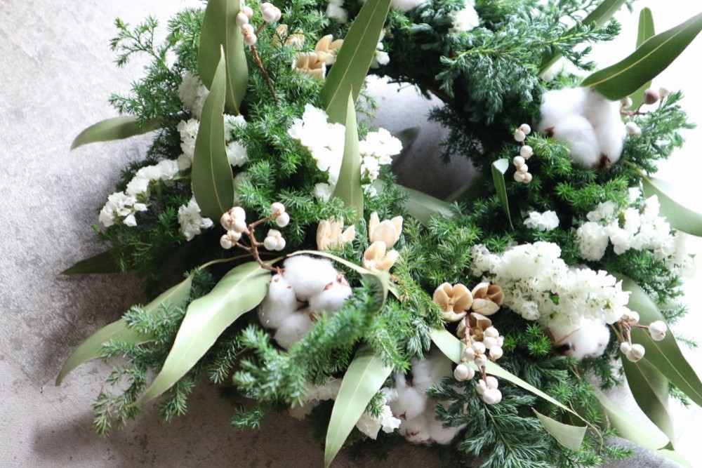 Creema限定 クリスマスリース、生グリーンと木の実