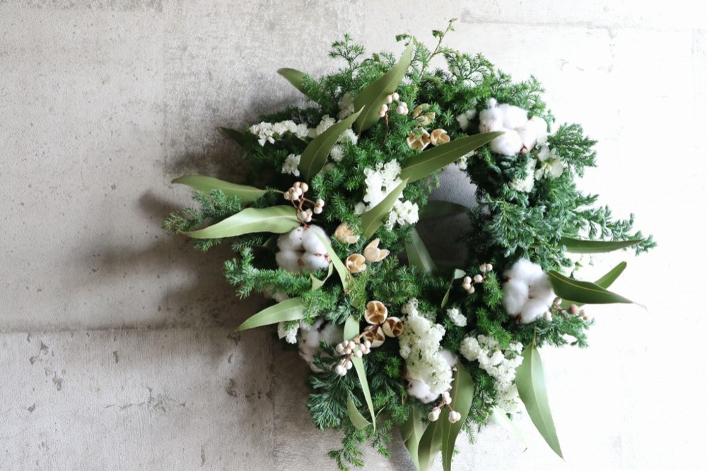 Creema限定 クリスマスリース、生グリーンと木の実