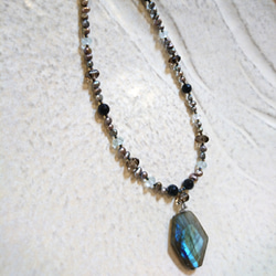 Labradorite party necklace 3枚目の画像