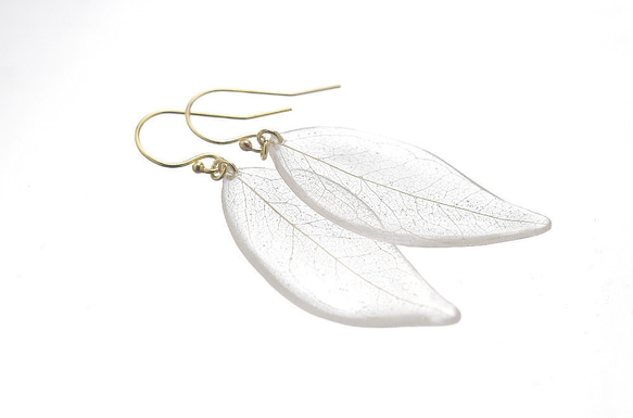 野草の葉っぱ【両耳ペア】ピアス/イヤリング 1枚目の画像