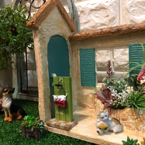 ミニチュア雑貨ひいさま 山 山小屋 置物 小屋 インテリア 雑貨 ミニチュア ライト付き