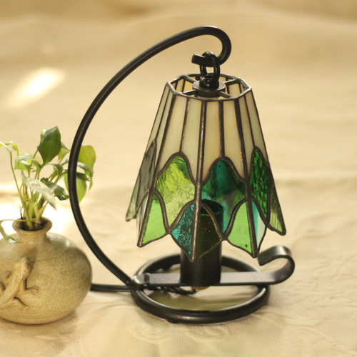 ステンドグラス⭐︎アイビーのスタンドランプ