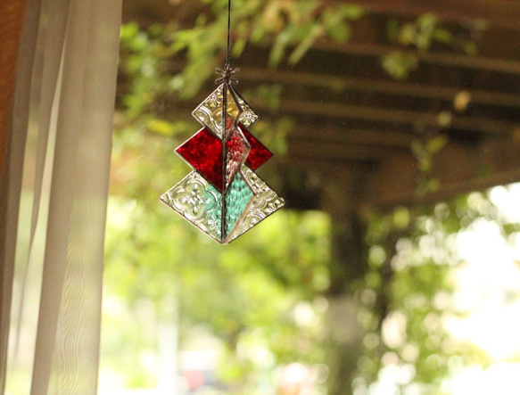 ⭐Creema限定⭐クリスマスツリーのサンキャッチャー（ステンドグラス） ✳️再販✳️ 5枚目の画像