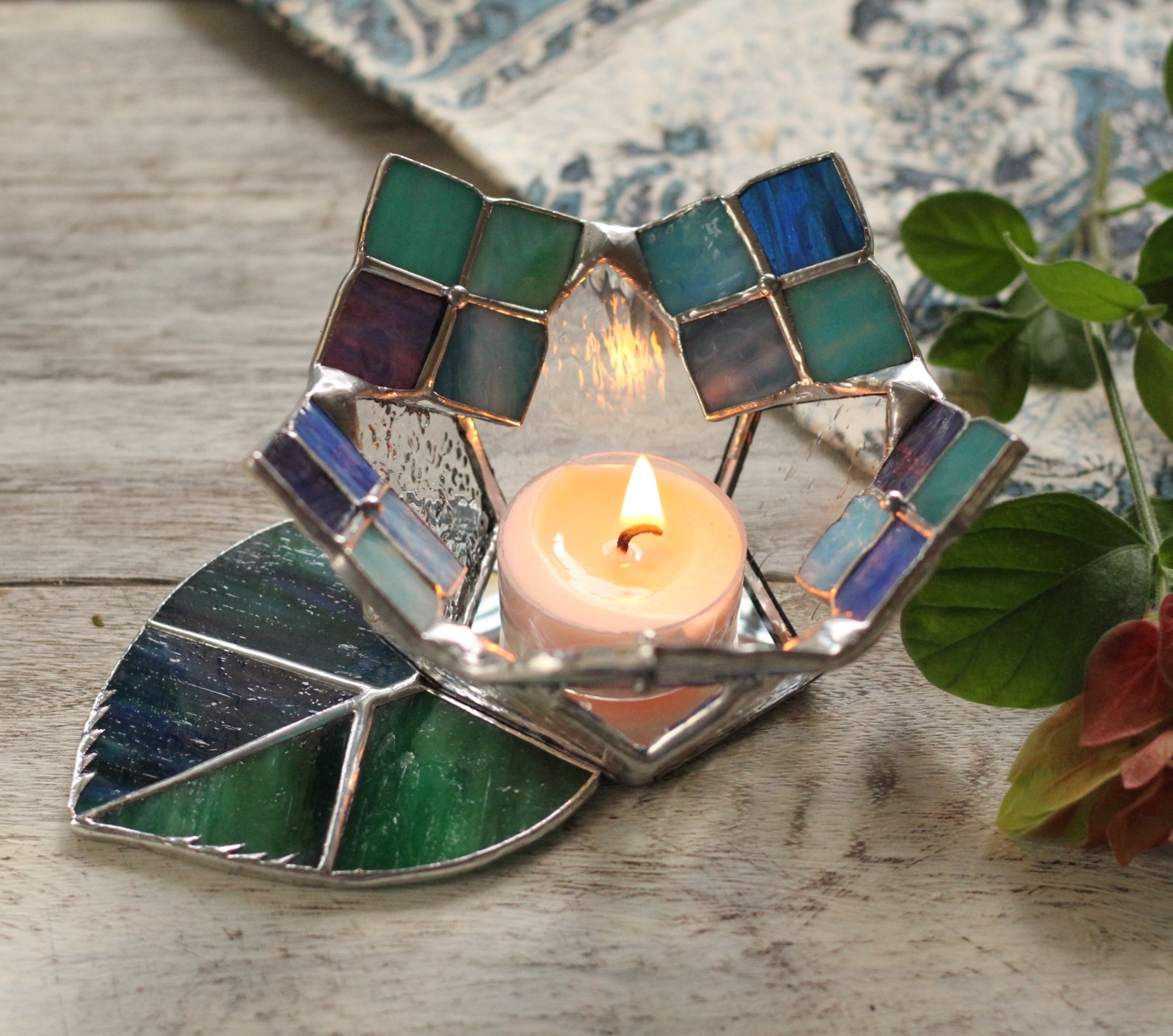 ステンドグラス キャンドルホルダー 紫陽花 花 あじさい青 ブルー 瑠璃色 綺麗 大正ロマン♪ステンドグラスみたいなアロマキャンドル［紫陽花を