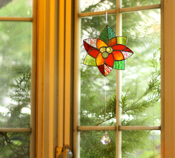 ⭐Creema限定⭐ポインセチアのサンキャッチャーホルダー＊ステンドグラス＊再販 1枚目の画像