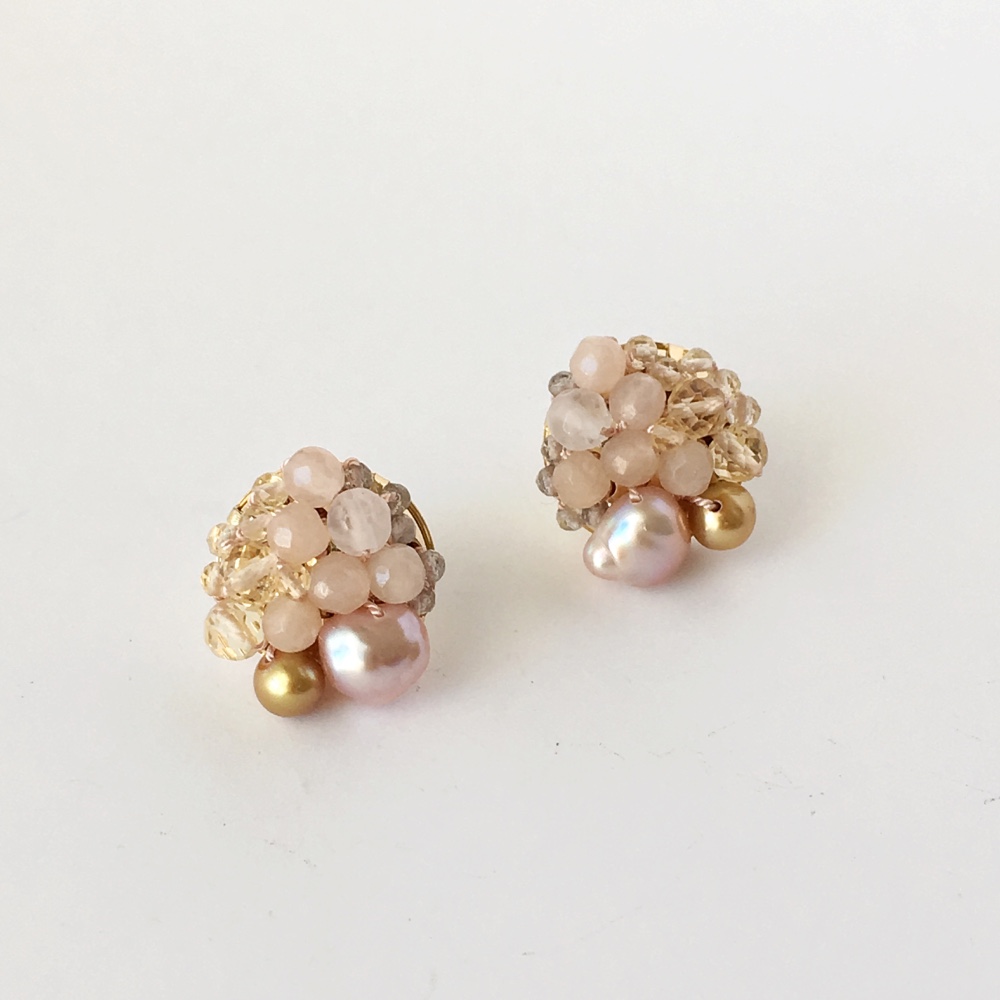 ピアス「オトメツバキ」