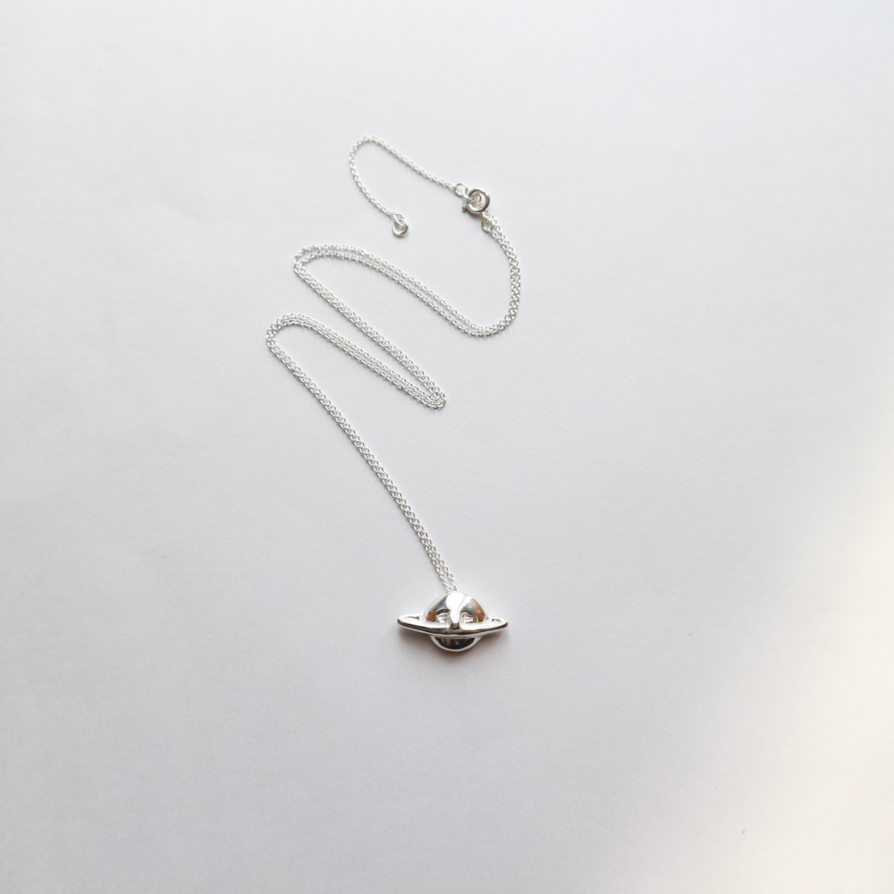 【Silver925】頬杖ついた土星のネックレス