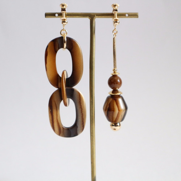 Wood grain asymmetry earring(pierce) 4枚目の画像