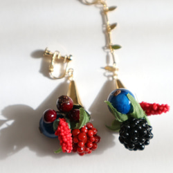 Berry bouquet earring/pierce 2枚目の画像