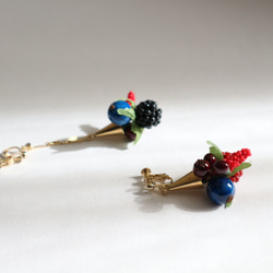 Berry bouquet earring/pierce 4枚目の画像