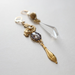 Vintage glass cabochon asymmetry　pierce（earring) 3枚目の画像