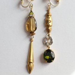 Vintage Kahki glassstone&beerquartz asymmetry earring(pierce 3枚目の画像