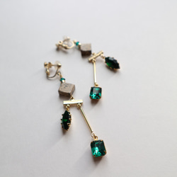 Unbalance emeraldgreen earring 4枚目の画像