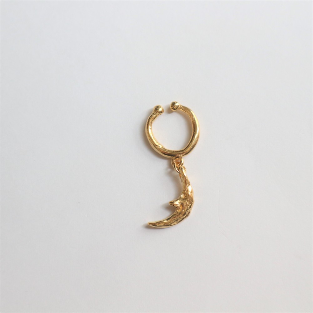 夜をみつめる月のイヤーカフ(片耳）