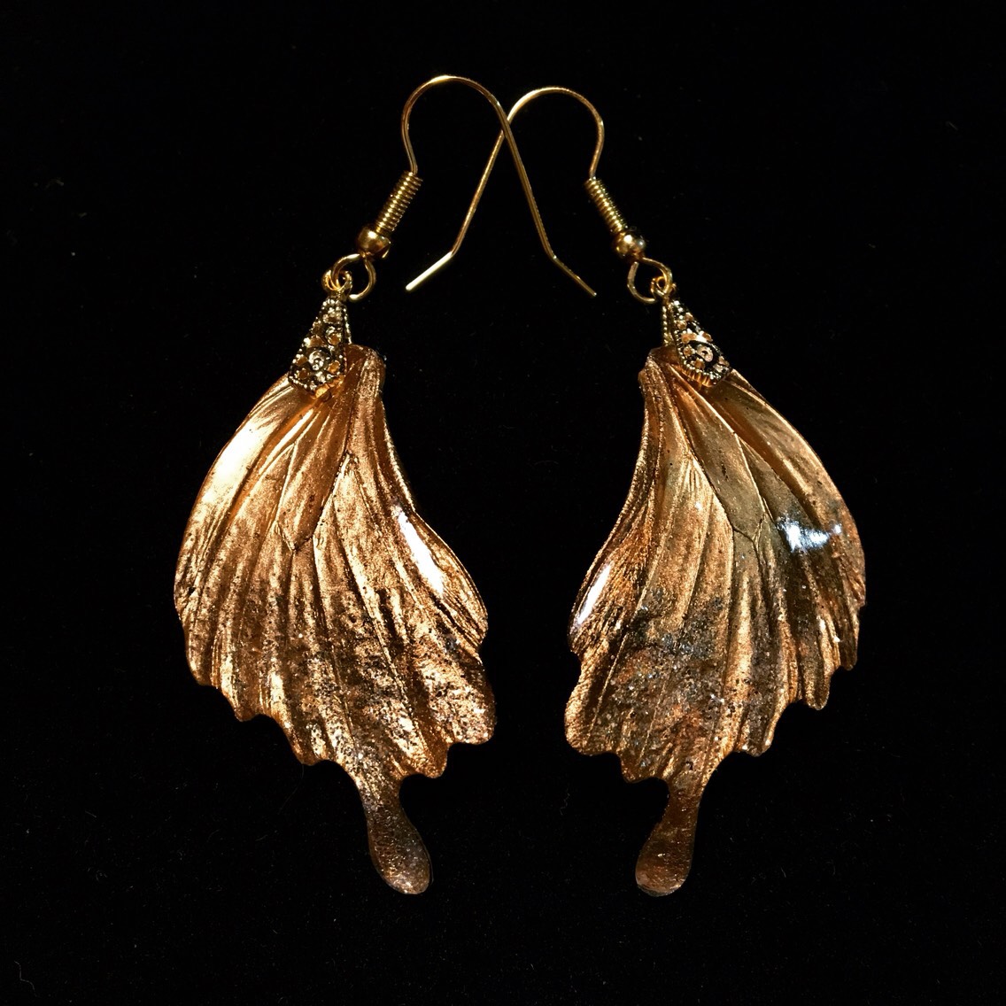 【ほんものの蝶の翅】バタフライのピアス イヤリング ゴールド