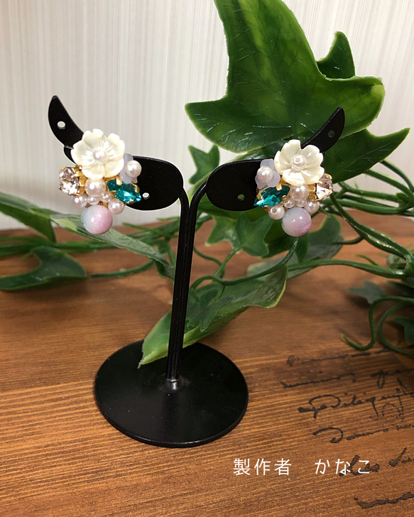 花を君に【プチビジューのピアス/イヤリング】 1枚目の画像