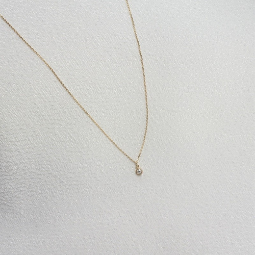 K10 小さな ダイヤモンド の ネックレス 丸枠タイプ ネックレス