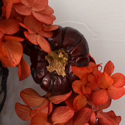 ハロウィンアレンジ　プリザーブドフラワーリース　バラ　アジサイ　 プレゼント　木の実　ギフト　インテリア　玄関 3枚目の画像