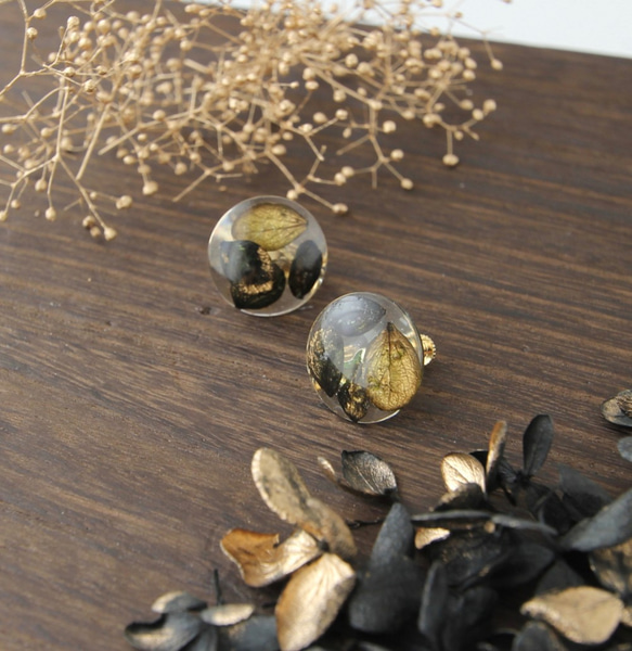 Creema限定 flower Cabochon gold＆black moon イヤリング＊ピアス加工可能 3枚目の画像