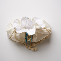 ブルーゴールドの淡い組み合わせのインド刺繍『巾着バッグ』,巾着　巾着トート 巾着トートバッグ レース刺繍 ホワイトデー　 2枚目の画像