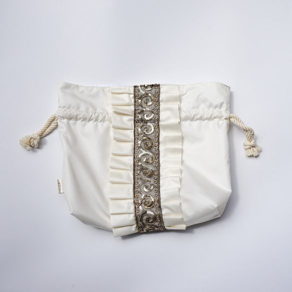 ブラックフリルが可愛い刺繍レースの『巾着バッグ』,インド刺繍　刺繍　巾着　巾着バッグ　 6枚目の画像
