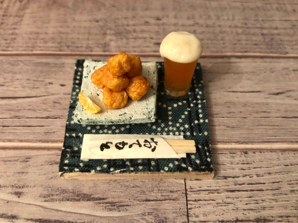 ミニチュア夏のおつまみ唐揚げ・ビールセット 2枚目の画像