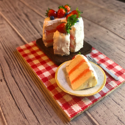 ミニチュア・おおきなイチゴのケーキセット！ 5枚目の画像