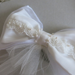 ウェディングに☆シンプルなホワイトサテンリボンのヘッドドレス 2枚目の画像