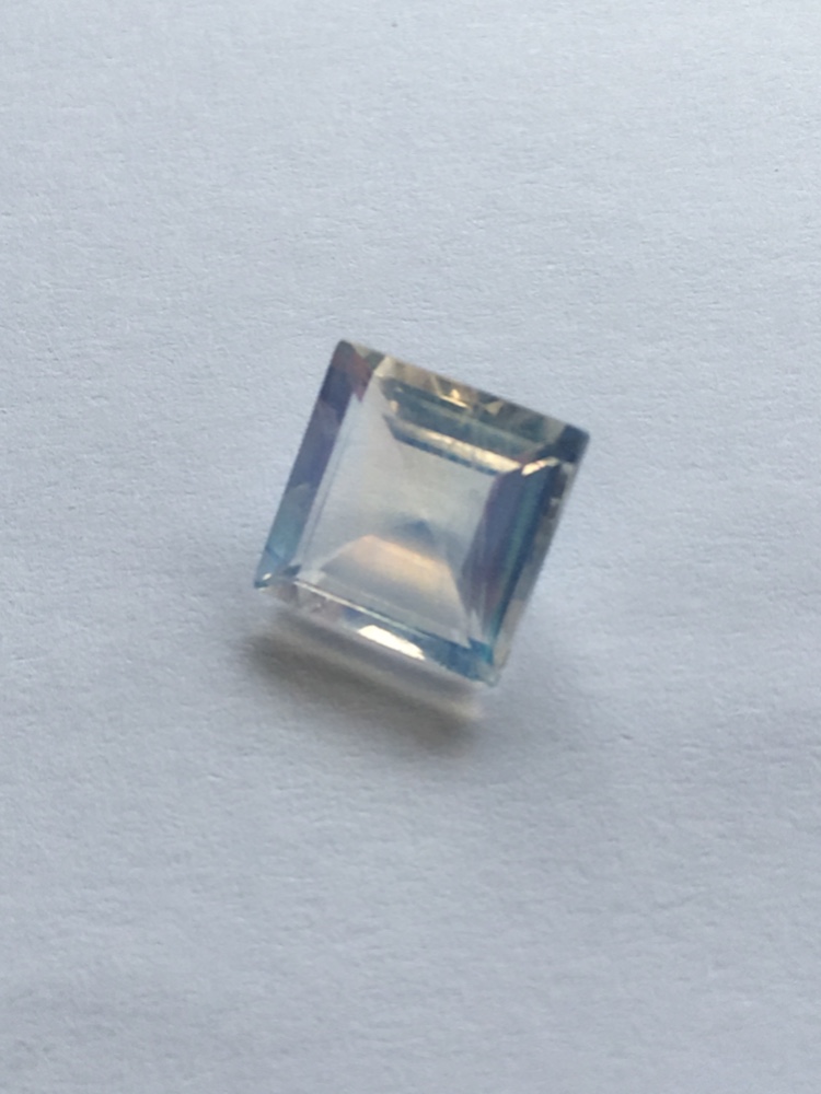 【高品質 オススメ】レインボームーンストーン ルース　約1.9ct