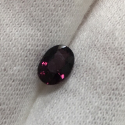 濃い紫のスピネル ルース 約0.9ct 天然石 MOMO