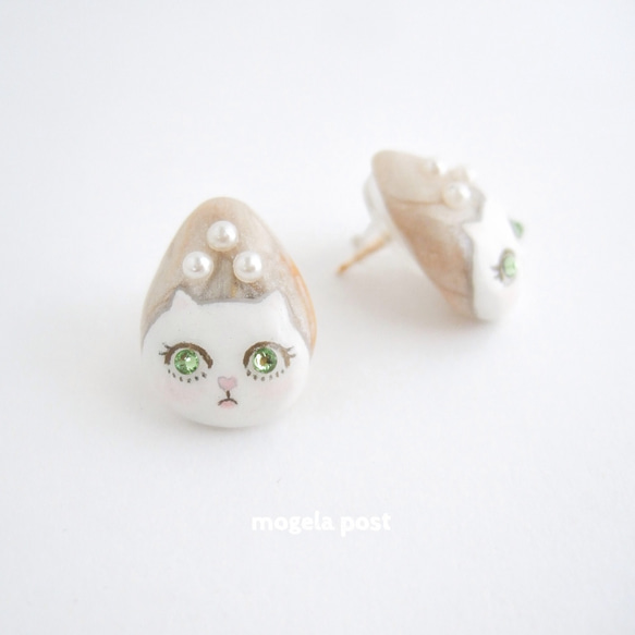 【再販】14kgf♡lady white catの耳飾り♡peridot color 2枚目の画像