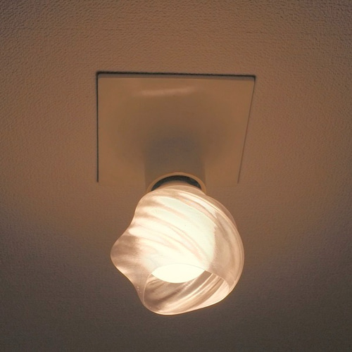 シェード&LED電球のみ 透明な LED電球カバー 捻り模様の傘 直径 11cm 裸電球にかぶせる