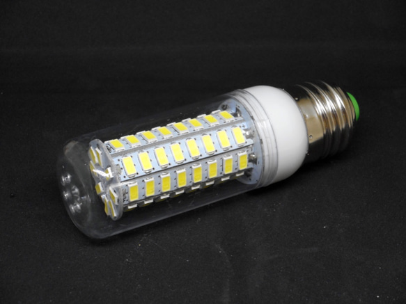 コーン型 LED 電球 と 小型 3D 印刷透明シェード がついたペンダント・ライト #10002 4枚目の画像