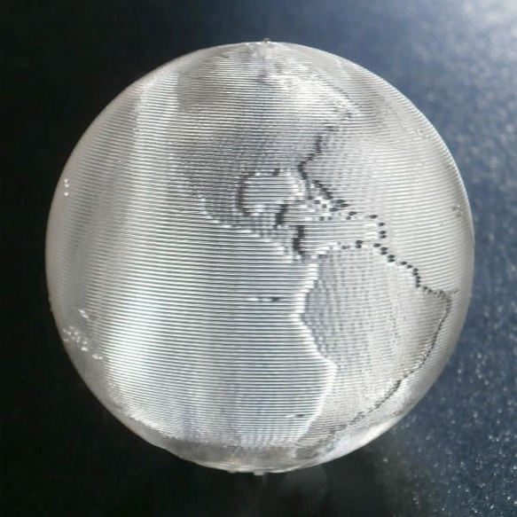 3D らせん印刷 かる～い 地球儀 (透明，直径 5 cm，約 5 グラム) 3枚目の画像