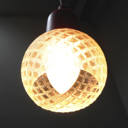 LED シャンデリア電球 と 超小形 3D 印刷透明シェード つきペンダント・ライト #10011 1枚目の画像