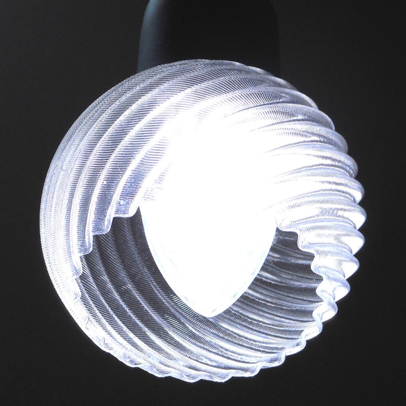 LED シャンデリア電球 と 超小形 3D 印刷透明シェード つきペンダント・ライト #10013 1枚目の画像