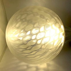 直径 12 cm フィボナッチ模様つきボールランプ (100 V 9 W 電球色 LED 電球 白熱灯 30 W 相当) 3枚目の画像