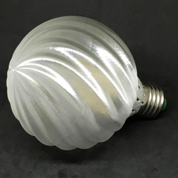 直径 9 cm 波模様つきボールランプ (100 V 6 W 電球色 LED 電球 白熱灯 40 W 相当) 4枚目の画像