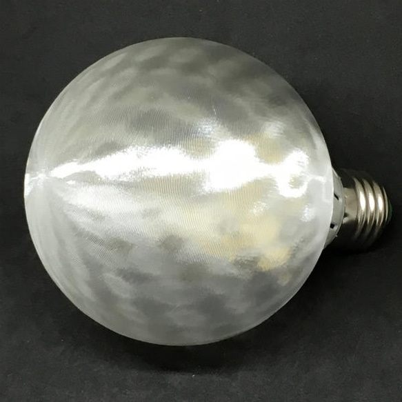 直径 9 cm フィボナッチ模様つきボールランプ (100 V 6 W 電球色 LED 電球 白熱灯 40 W 相当) 4枚目の画像