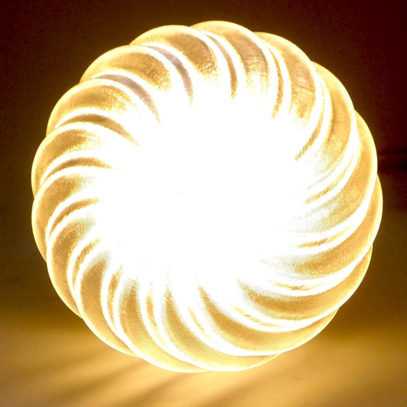 直径 10 cm 波模様つきボールランプ (100 V 8 W 電球色 LED 電球 白熱灯 60 W 相当) 3枚目の画像