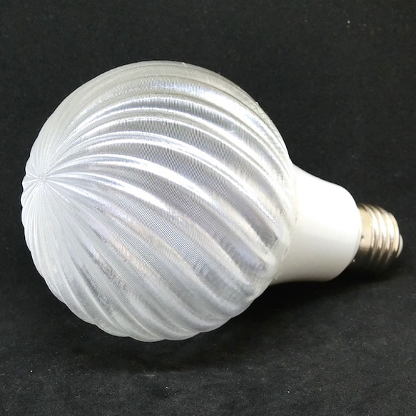 おしゃれにきらめく 3Dデザイン電球 ストライプ模様，白熱灯30-100W相当，直径7～18cm 100V E26 6枚目の画像