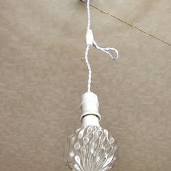 LED 3D デザイン電球がついた おしゃれに きらめくペンダントライト (深い波模様つき，30～100 W 相当) 2枚目の画像