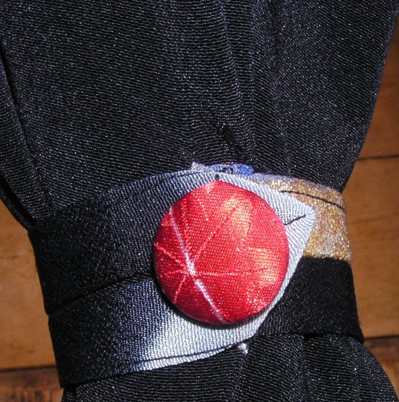 送料無料  絹の日傘 留袖からリメイク 大きめ 扇面柄 3枚目の画像