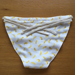 手縫いの冷えとりパンツ〜ダブルガーゼ(バナナ柄）とシルク素材～ 2枚目の画像