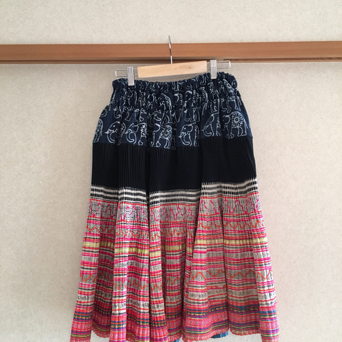 モン族リメイクスカート 古布リメイク モン族スカート ろうけつ染 楽天