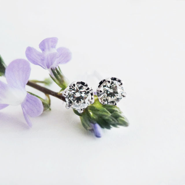 Pt900 シンプル ダイヤモンド ピアス 両耳0.2ct